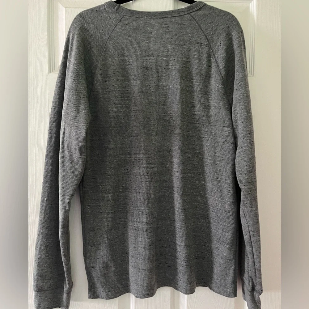 Gray Long Sleeve Mountain Graphic Thermal